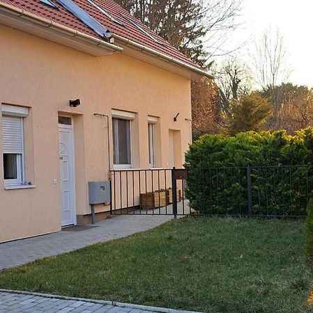 City Nest Eger Exterior photo